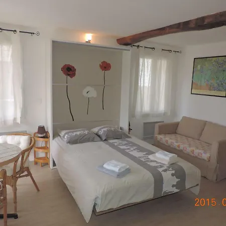 Les Cigales D'estoublon Apartamento
