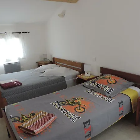 Les Cigales D'estoublon Apartamento Estoublon