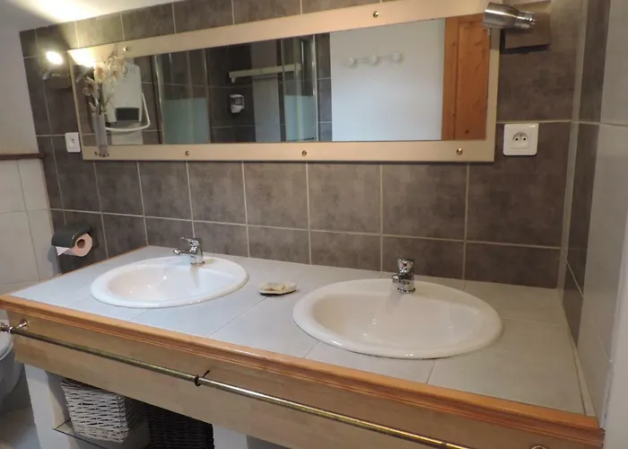 Les Cigales D'estoublon Apartment *