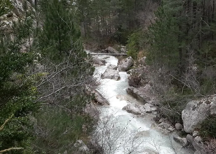 Les Cigales D'estoublon Апартаменты *